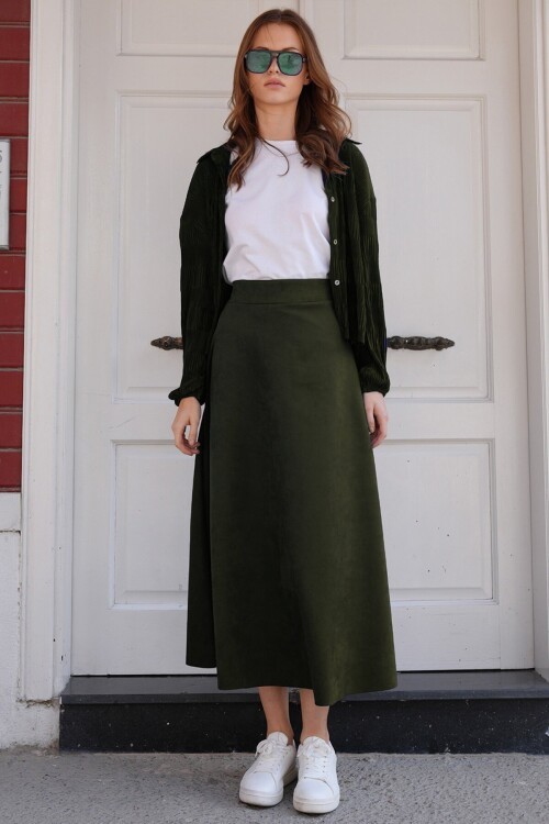 Süet Dokulu Geniş Kesim Midi Etek