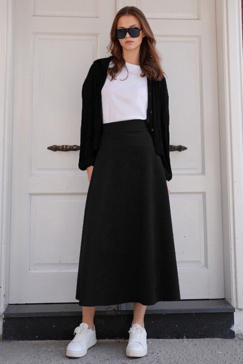Süet Dokulu Geniş Kesim Midi Etek