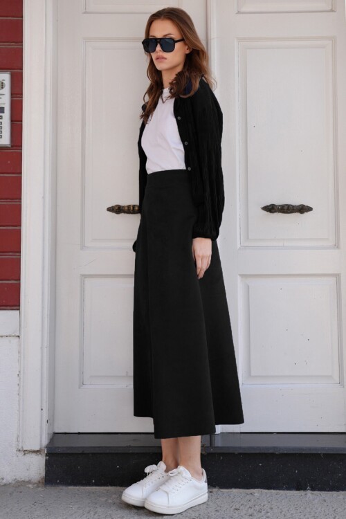 Süet Dokulu Geniş Kesim Midi Etek