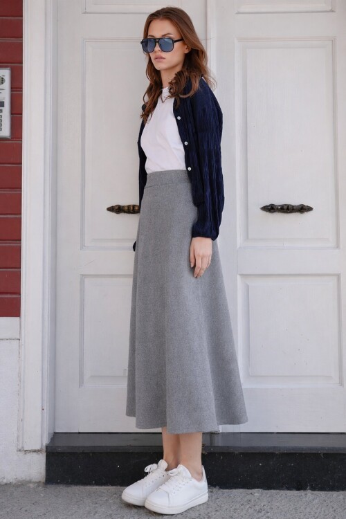 Süet Dokulu Geniş Kesim Midi Etek