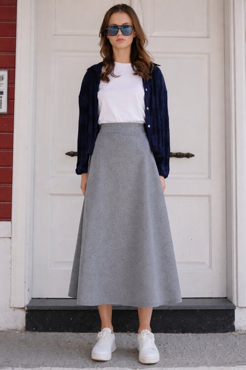 Süet Dokulu Geniş Kesim Midi Etek