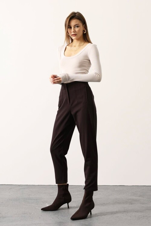 Yüksek Bel Dikiş Detaylı Dar Paça Pantolon