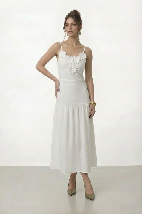 Askılı Çiçek Aplikeli Midi Elbise