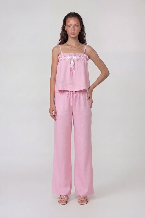 Askılı Dantel Detaylı Bluz Ve Pantolon Takım