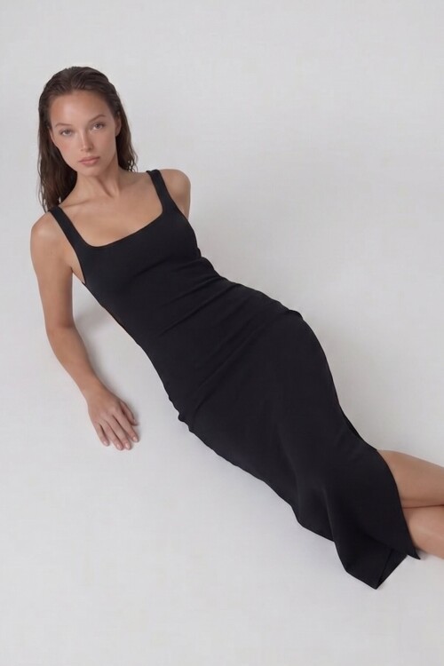 Askılı Kare Yaka Sırt Dekolteli Yırtmaçlı Midi Elbise