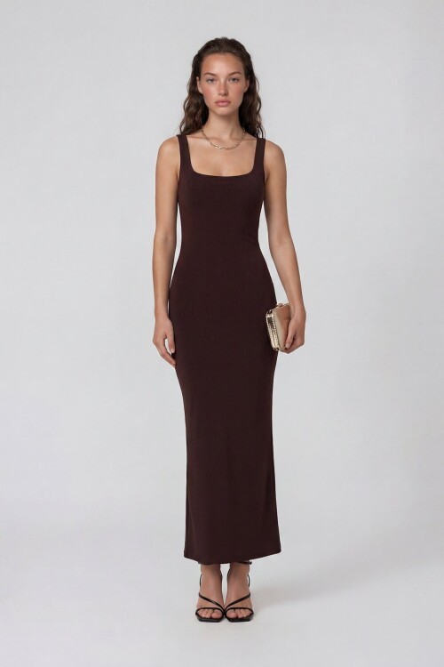 Askılı Kare Yaka Sırt Dekolteli Yırtmaçlı Midi Elbise