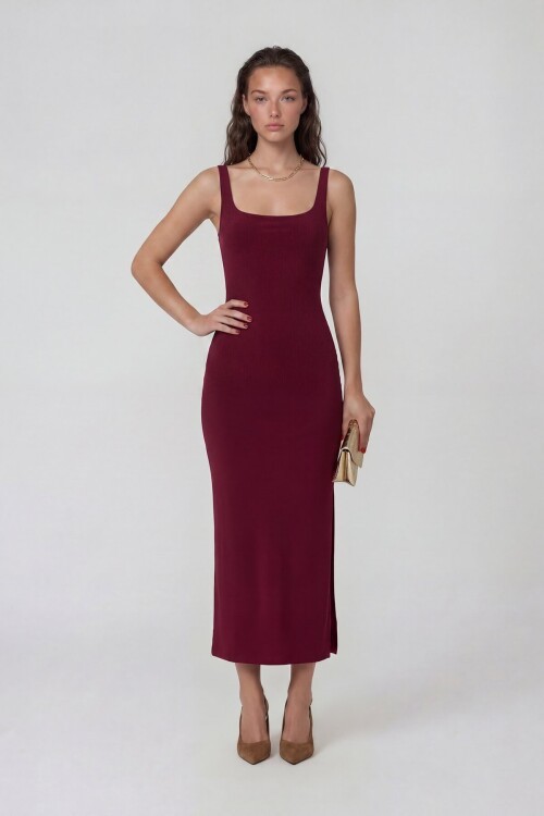 Askılı Kare Yaka Sırt Dekolteli Yırtmaçlı Midi Elbise