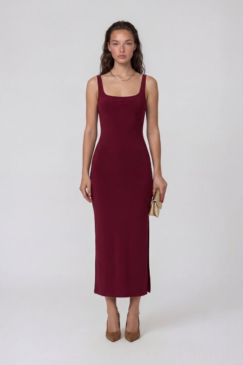 Askılı Kare Yaka Sırt Dekolteli Yırtmaçlı Midi Elbise