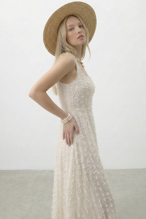 Askılı Kare Yaka Uzun Elbise