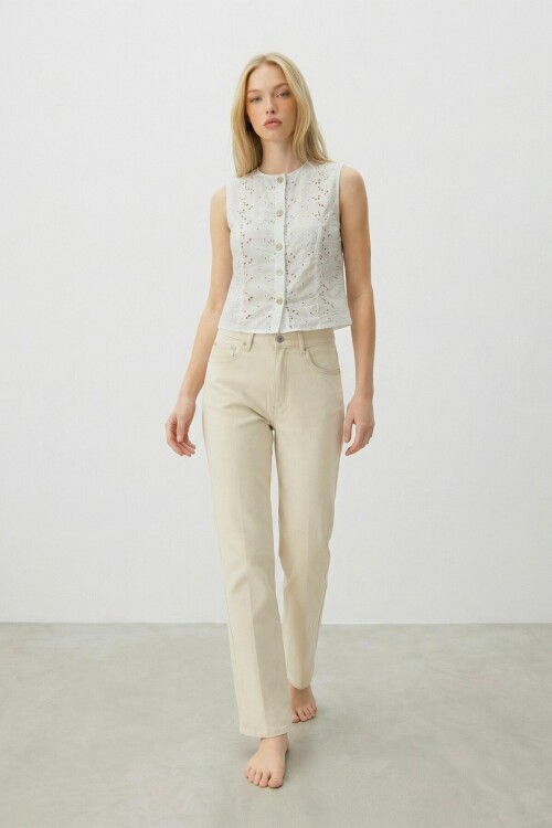 Beyaz Bisiklet Yaka Güpür Yelek