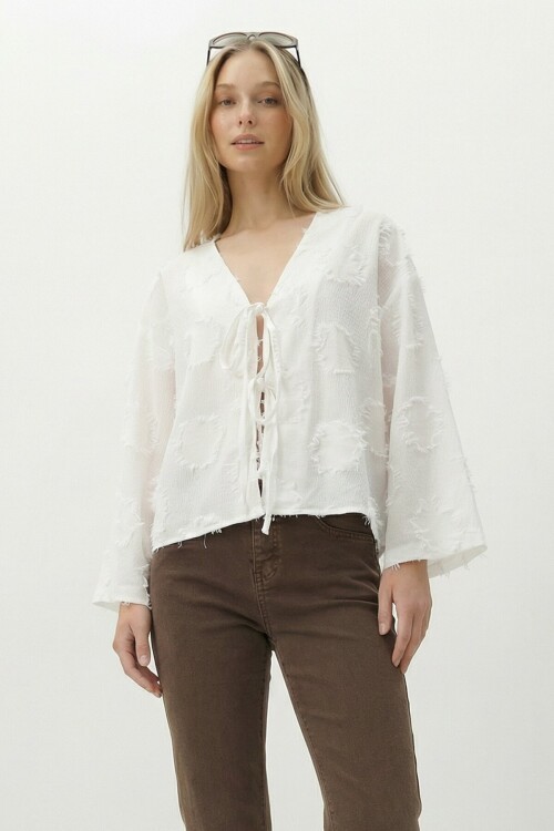 Beyaz V Yaka Önü Bağlamalı Püskül Detaylı Yazlık Keten Ceket