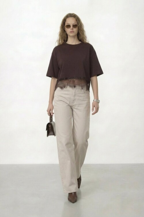 Bisiklet Yaka Dantel Detaylı Crop T-Shirt