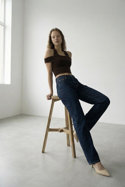 Boyundan Askılı Drapeli Dar Kalıp Bluz