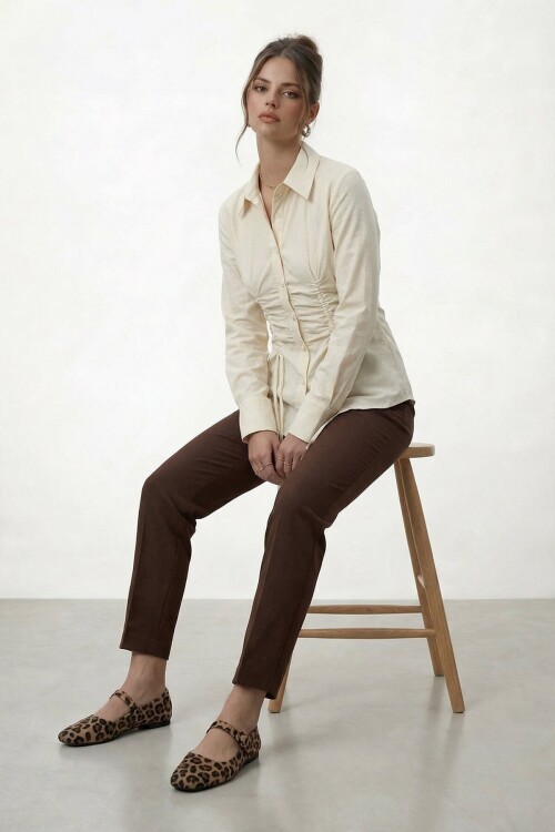 Büzgü Detaylı Ön Bağlamalı Gömlek