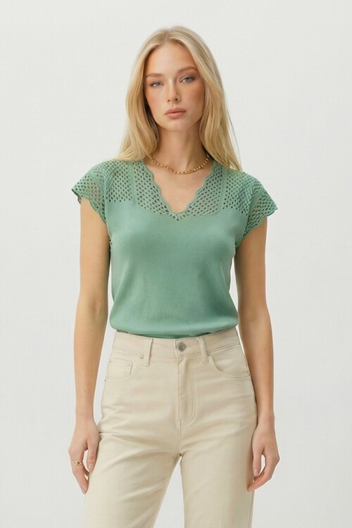 Çağla Yeşili V Yaka Delik Ajurlu Mevsimlik Triko Bluz