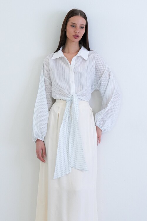 Çizgili Bağlama Detaylı Gömlek