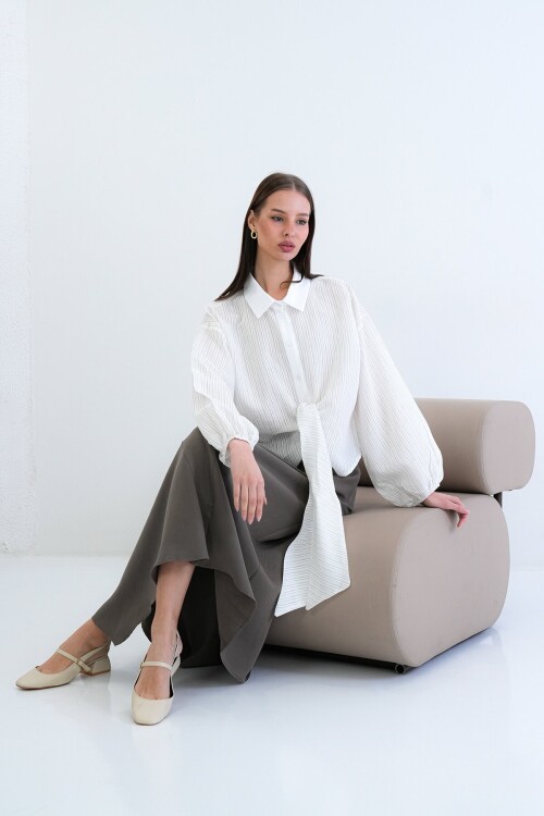 Çizgili Bağlama Detaylı Gömlek