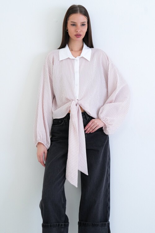 Çizgili Bağlama Detaylı Gömlek