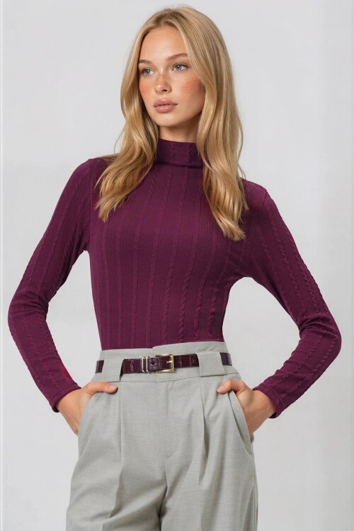 Dik Yaka Ajurlu Likralı Triko Kumaş Bluz