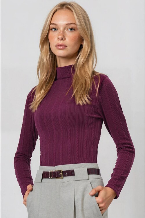 Dik Yaka Ajurlu Likralı Triko Kumaş Bluz