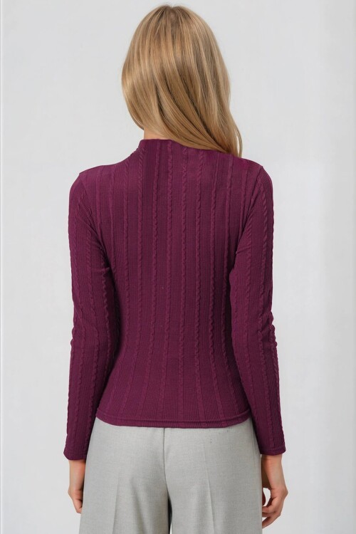 Dik Yaka Ajurlu Likralı Triko Kumaş Bluz