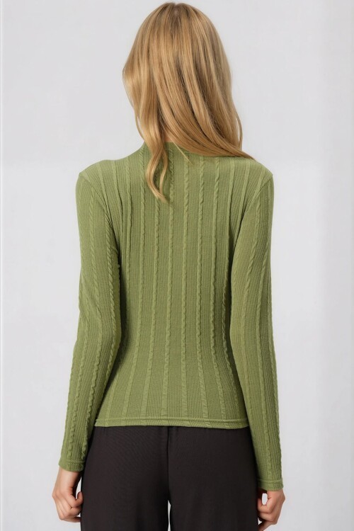 Dik Yaka Ajurlu Likralı Triko Kumaş Bluz