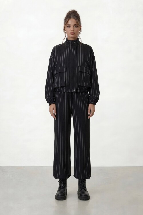 Dik Yaka Çizgili Cepli Ceket Ve Bol Paça Pantolon Takım