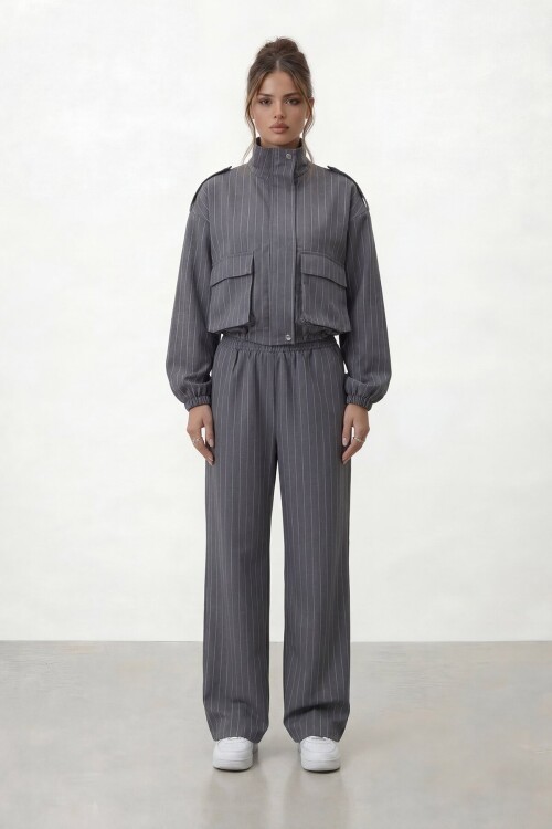 Dik Yaka Çizgili Cepli Ceket Ve Bol Paça Pantolon Takım