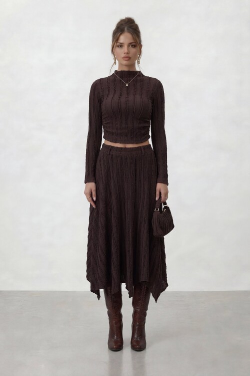 Dik Yaka Uzun Kollu Crop Bluz Ve Asimetrik Midi Etek Takım