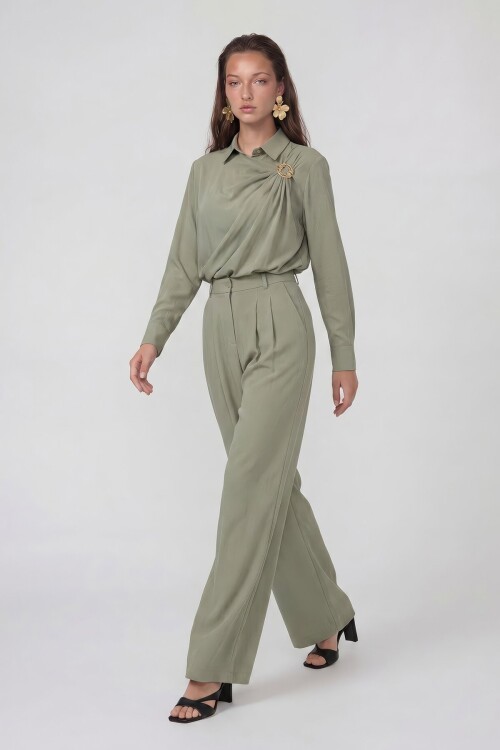 Toka Detaylı Gömlek Ve Çift Cepli Pantolon Takım