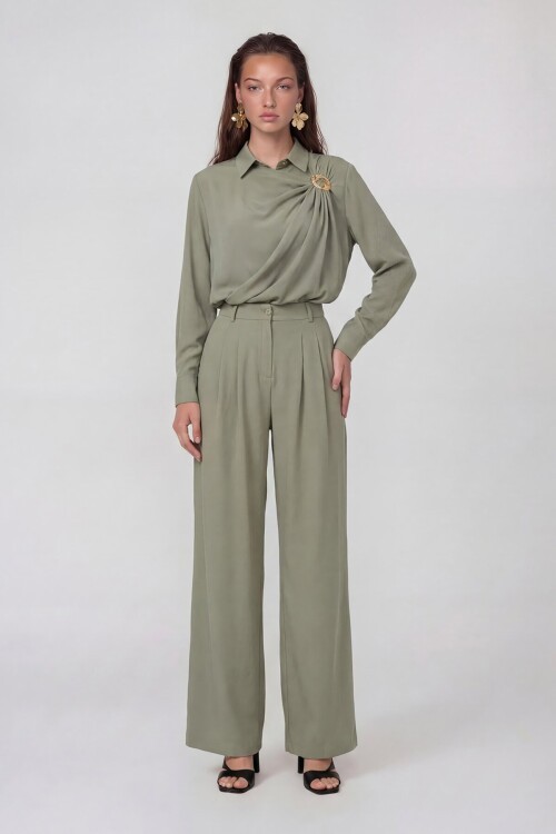 Toka Detaylı Gömlek Ve Çift Cepli Pantolon Takım