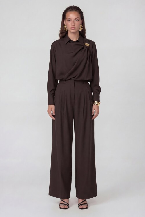 Toka Detaylı Gömlek Ve Çift Cepli Pantolon Takım