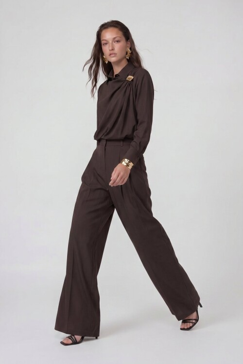 Toka Detaylı Gömlek Ve Çift Cepli Pantolon Takım