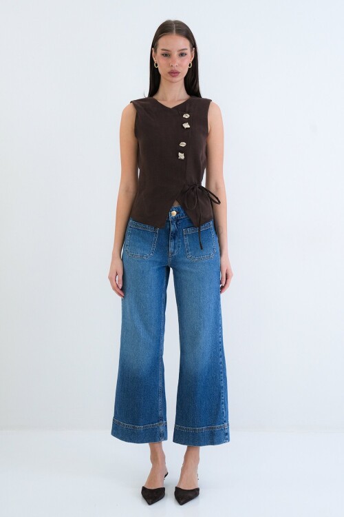 Düğmeli Bağlamalı Kolsuz Bluz