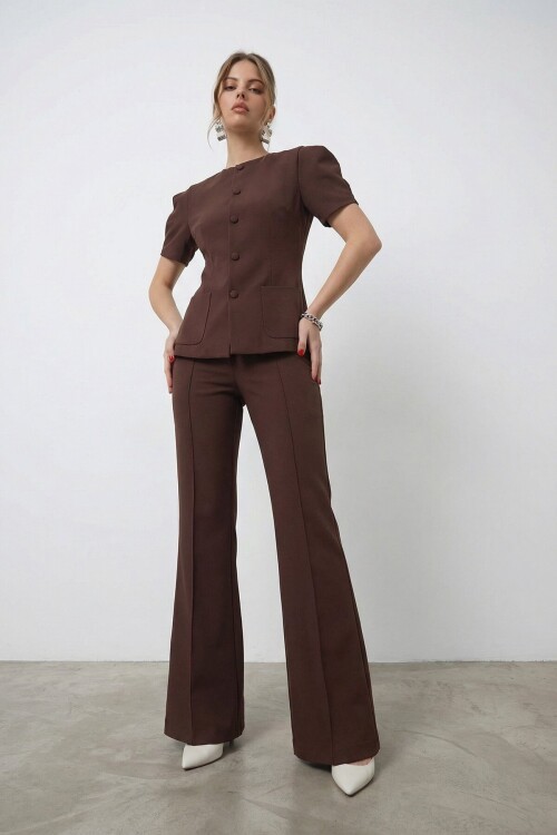 Düğmeli Çift Cepli Ceket Ve İspanyol Paça Pantolon Takım