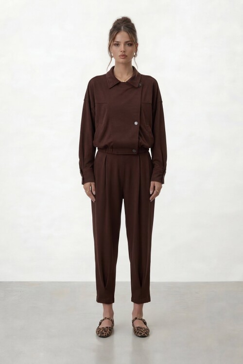 Düğmeli Crop Ceket Ve Pile Detaylı Pantolon Takım