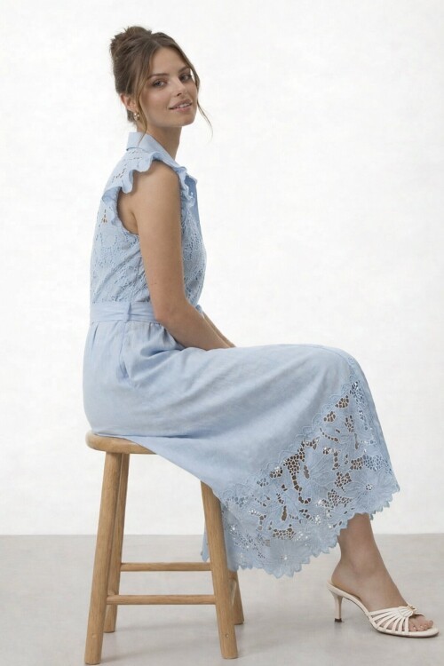 Düğmeli Fırfır Kollu Dantel Detaylı Midi Elbise