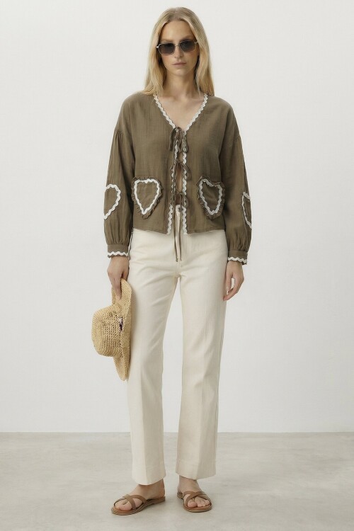 Haki Kalp Nakışlı Bağlamalı Mevsimlik Ceket