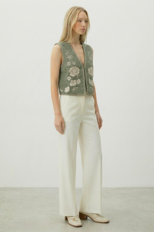 Haki Nakış Detaylı Astarlı Dokulu Crop Yelek