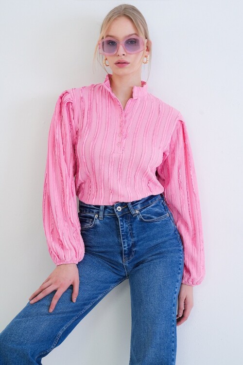 Hakim Yaka Önü Düğmeli Balon Kol Fırfır Kumaş Gömlek Bluz