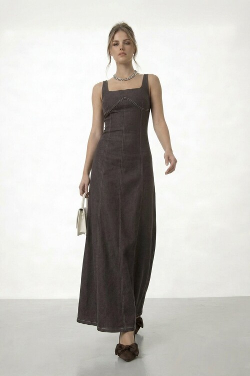 Kare Yaka Dikiş Detaylı Maxi Elbise