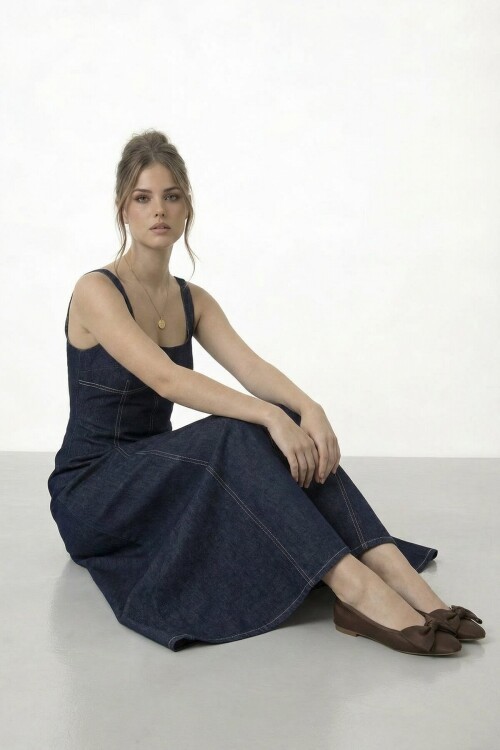 Kare Yaka Dikiş Detaylı Maxi Elbise