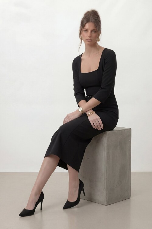 Kare Yaka Kemer Detaylı Yarım Kol Midi Elbise