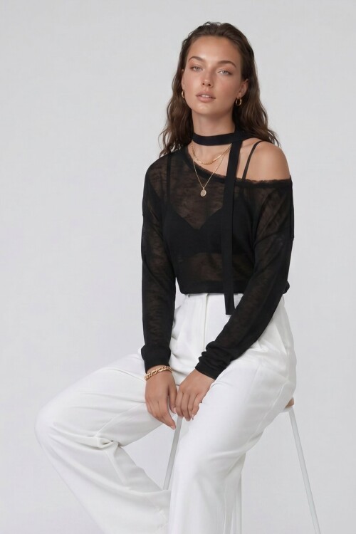 Kayık Yaka Dantel Ve Bağlama Detaylı Oversize Örme Bluz