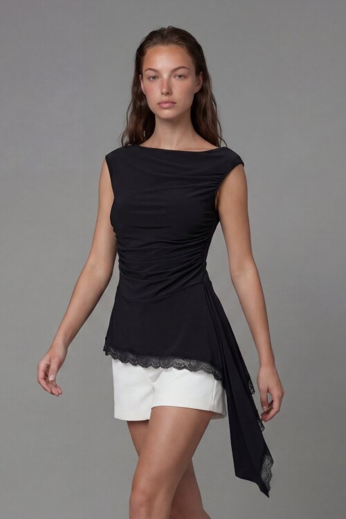 Kayık Yaka Kolsuz Dantel Detaylı Bluz