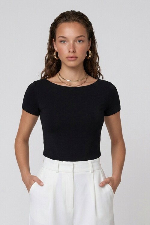 Kısa Kol Kayık Yaka Basic Bluz