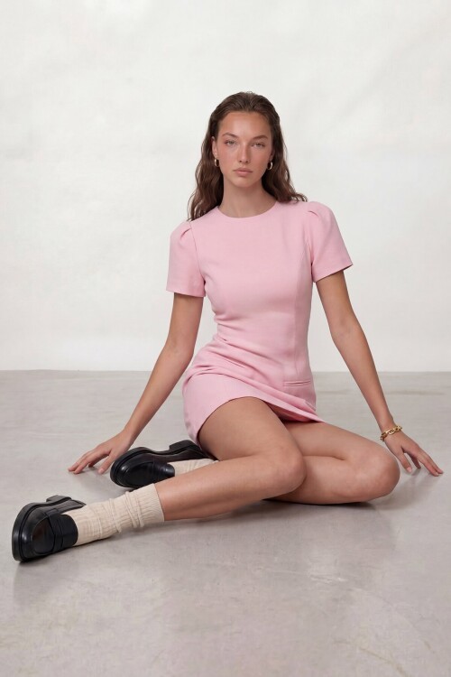 Kısa Kollu Mini Elbise