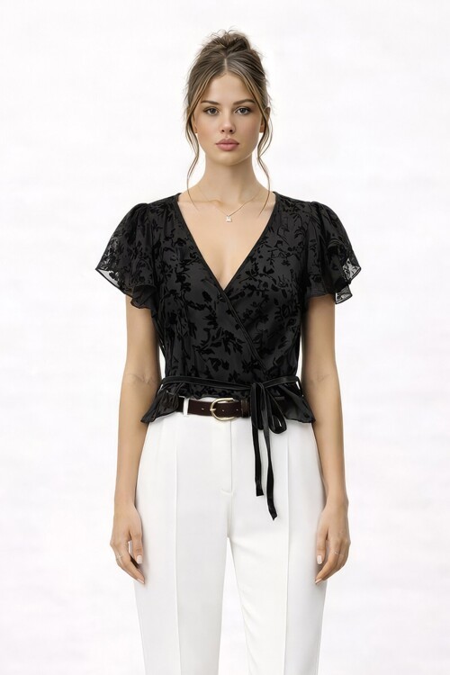 Kruvaze Yaka Bağlamalı Dantel Bluz