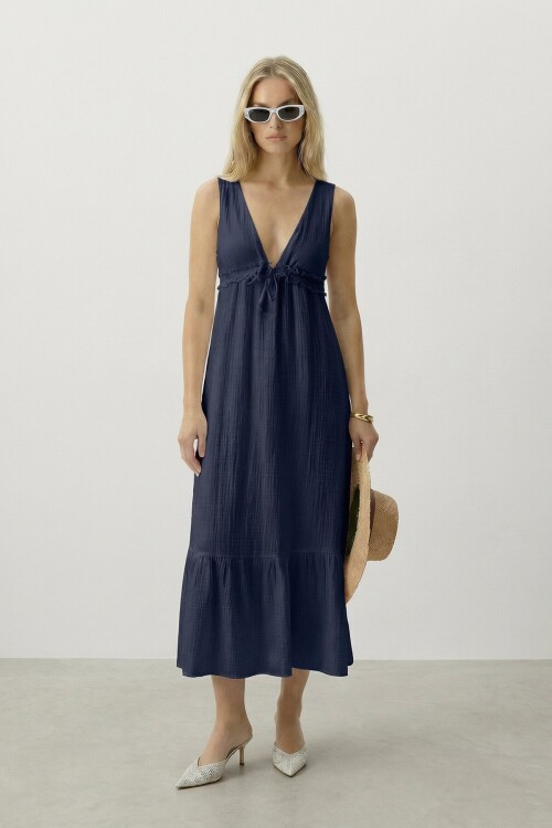 Lacivert V Yaka Fırfır Detaylı Astarlı Müslin Elbise