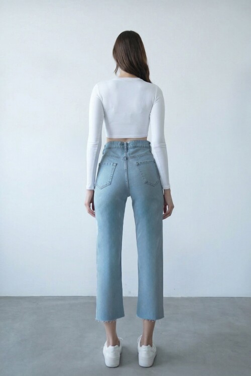 Püsküllü Düz Paça Jean